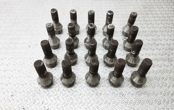 Nuts/bolts