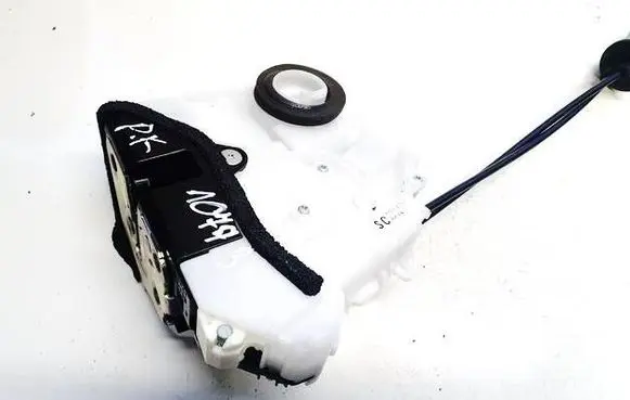 Mazda CX-30 Front door lock 4h26b799