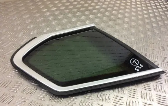 BMW X3 F25 Rear side window 7205645