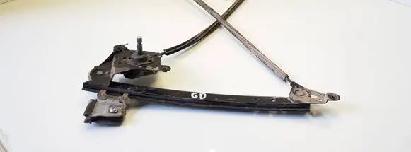 Rear door manual window regulator