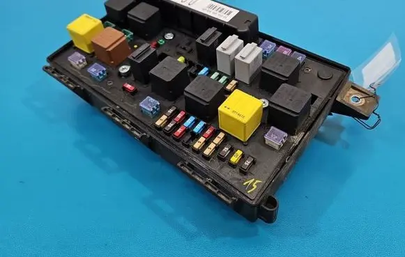 Opel Zafira B Fuse box set 5DK00866848 IMPRK1591648