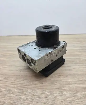 Volvo XC90 ABS Pump 30793445 10092504153 70R7E23L54
