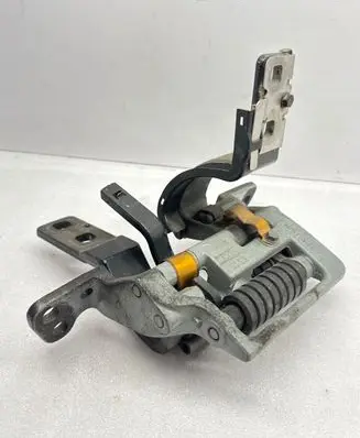 BMW 5 E60 E61 Tailgate/trunk/boot hinge 7061384