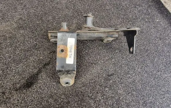 Land Rover Discovery 5 Other engine bay part