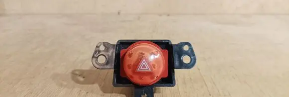 Nissan Almera Tino Hazard light switch 06016