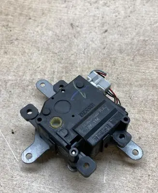 Toyota Avensis T270 Air flap motor/actuator 0638000920