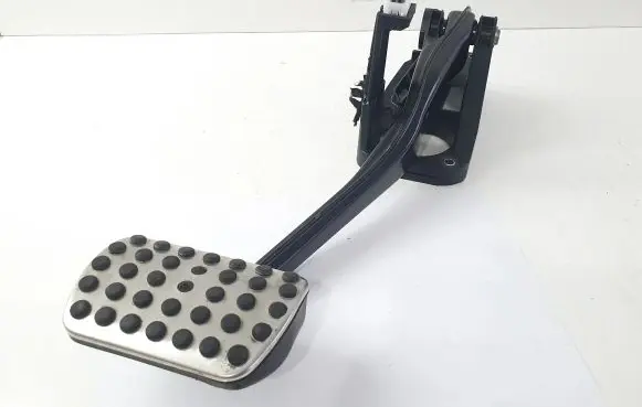 Mercedes-Benz CLA C117 X117 W117 Brake pedal A2462920208 A2462900019