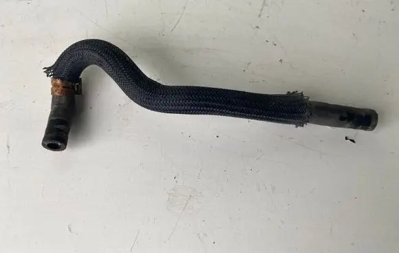 Toyota Avensis T270 Engine coolant pipe/hose