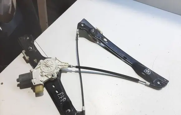 BMW 3 E90 E91 Front door window regulator with motor 7060265 7140587 7160587