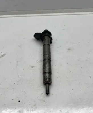 BMW 5 F10 F11 Fuel injector 7805428