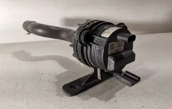 Land Rover Defender Electric auxiliary coolant/water pump M8B28K232BA EPLA8501EA