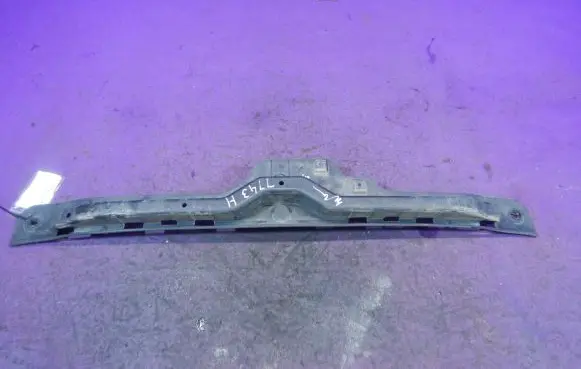 Ford Fiesta Front bumper mounting bracket 8A61-17B861-A