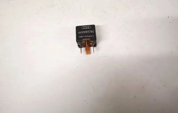 Volkswagen PASSAT B5 Other relay 443919578C 899519
