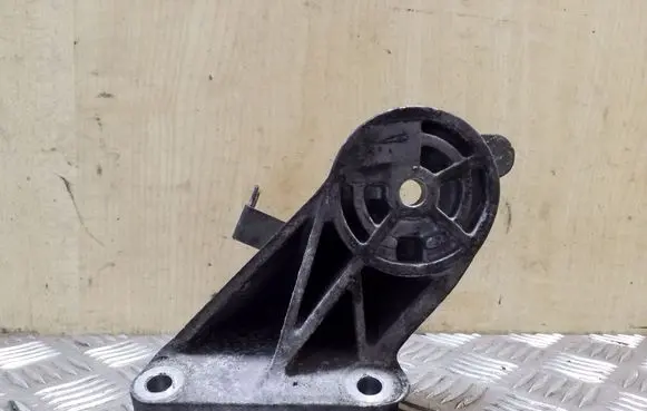 Volvo S70 V70 V70 XC Engine mounting bracket 074199275