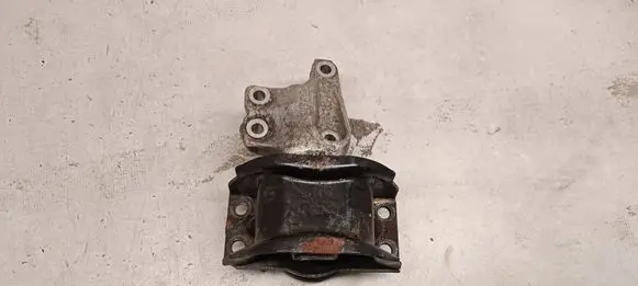 Peugeot 5008 Engine mount bracket 9681855180