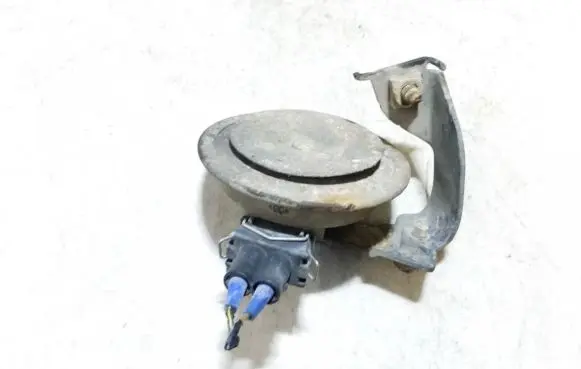 Volkswagen Golf IV Horn signal
