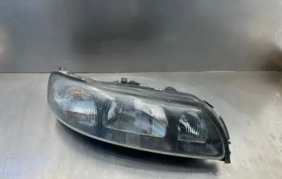 Volvo S60 Headlight/headlamp 8693588 89007870