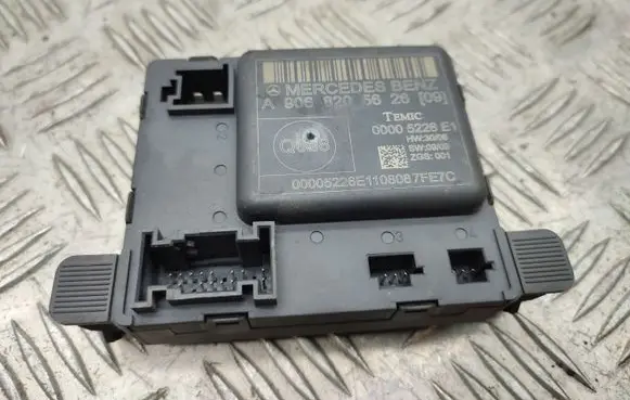 Mercedes-Benz Sprinter W906 Door control unit/module A9068205626