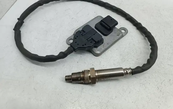 Mercedes-Benz E W212 Lambda probe sensor A0009055712 A3C02860200618 0009055712