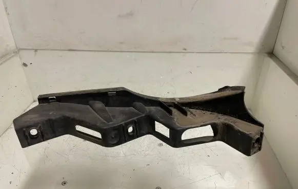 Volkswagen PASSAT B6 Front bumper mounting bracket 3C0807890