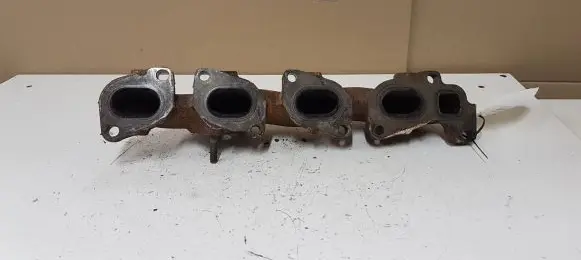 Opel Astra J Exhaust manifold 55565985 428702815