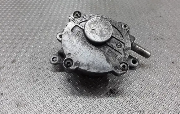 Mercedes-Benz E W211 Vacuum pump A6422300165