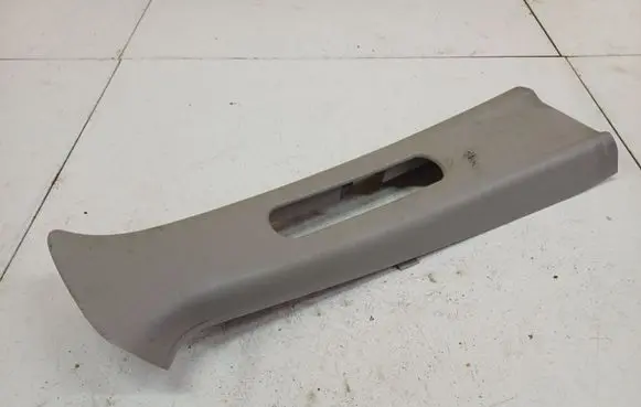 Mazda Premacy (D) pillar trim (bottom) 
