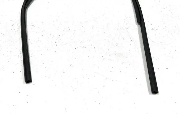 Suzuki Vitara (LY) Rubber seal rear door window/glass 