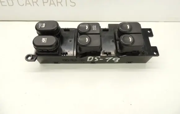 Hyundai i30 Electric window control switch 935702L910 DS19