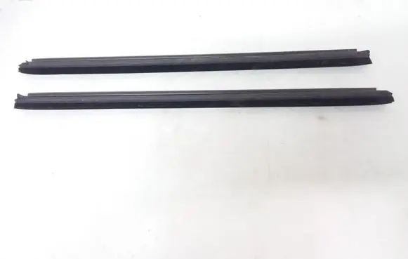 Volkswagen PASSAT B7 Rubber seal rear door window/glass 3AF839471A