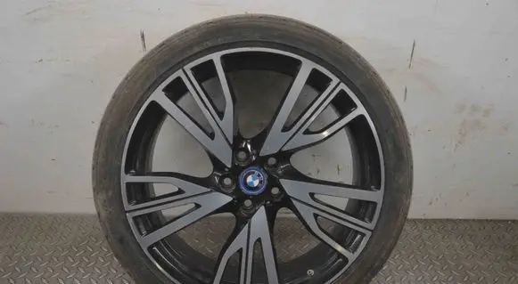 BMW i8 R20 alloy rim ET40 6857571