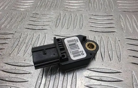 Toyota Avensis T270 Airbag deployment crash/impact sensor 8983105030