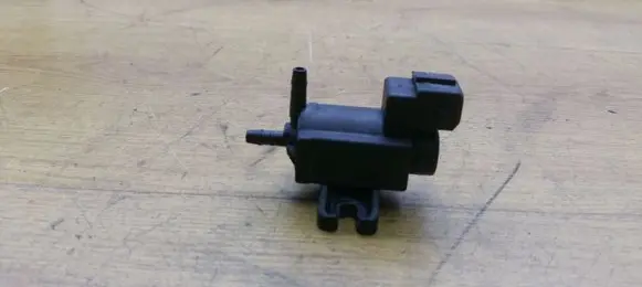 Opel Astra H Vacuum valve 72244800