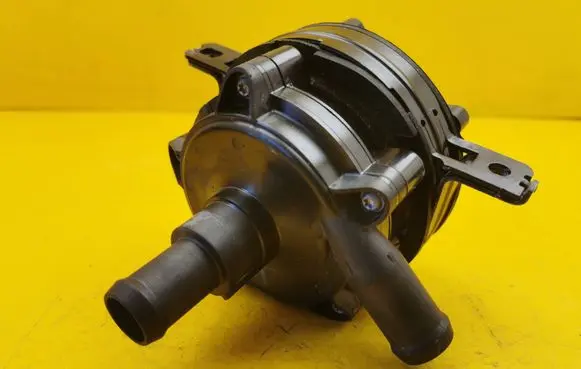 Chevrolet Volt I Electric auxiliary coolant/water pump 13579713