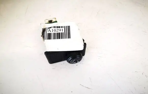 Nissan Primera Wing mirror switch