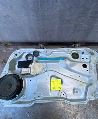 Volkswagen Golf IV Front door window regulator with motor 