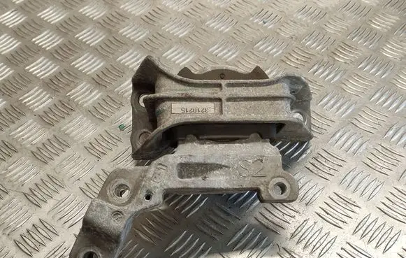 Nissan Juke I F15 Engine mount bracket 3210215 112111KA0A