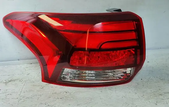 Mitsubishi Outlander Rear/tail lights