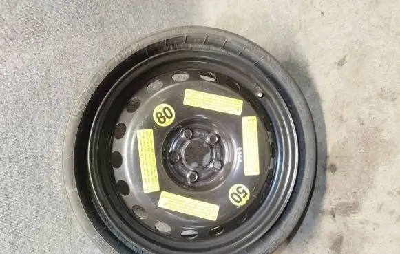 Audi Q5 SQ5 R18 spare wheel 8R0601027