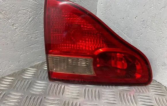 Toyota Avensis Verso Tailgate rear/tail lights 4441 7654