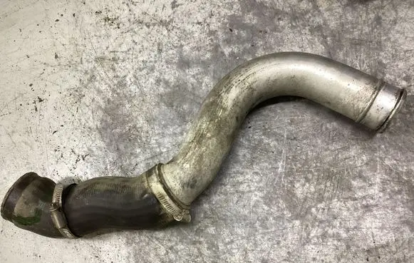 Intercooler hose/pipe