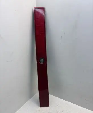 Trunk door license plate light bar