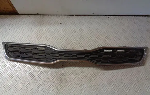 KIA Rio Front bumper upper radiator grill 863511W210