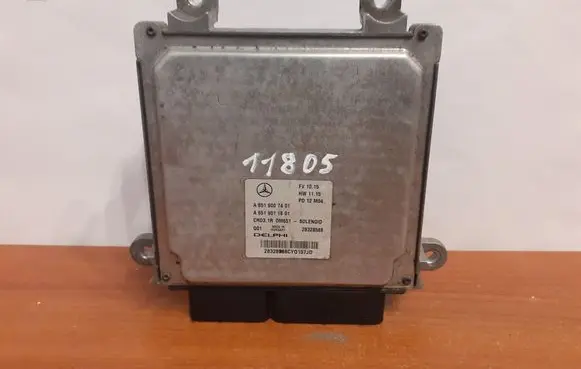 Mercedes-Benz E A207 Engine control unit/module 11805 A6519011801