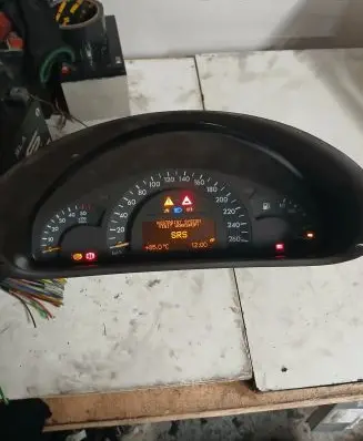 Mercedes-Benz C W203 Speedometer (instrument cluster) a2035401311