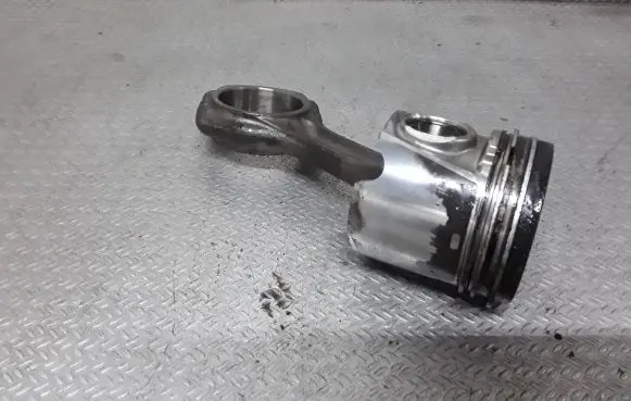 Fiat Ducato Piston with connecting rod