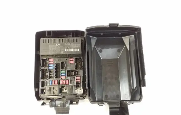 Infiniti Q50 Fuse module 284B74GC0A