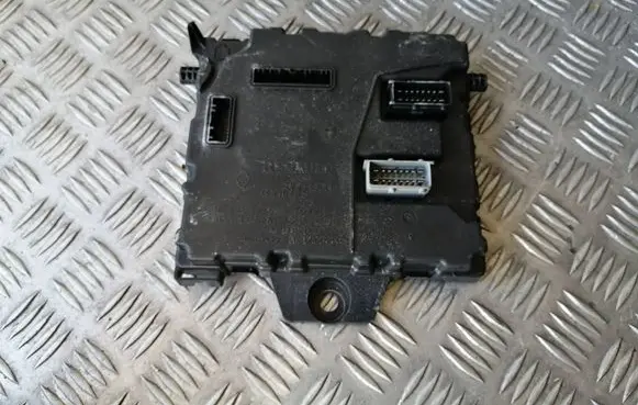Renault Master III Comfort/convenience module 284B10516R 24097301 NS10249859