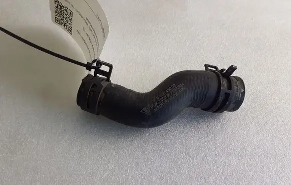 Porsche Panamera (970) Engine coolant pipe/hose 97010645002