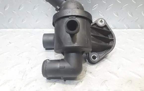 Thermostat/thermostat housing